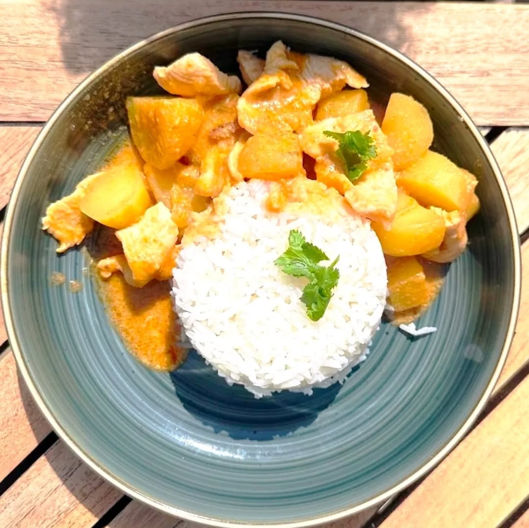 Curry Massaman maison accompagné de riz